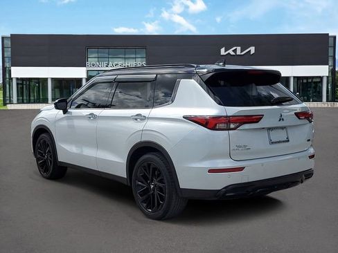 Used 2024 Mitsubishi Outlander SEL Black Edition image 3