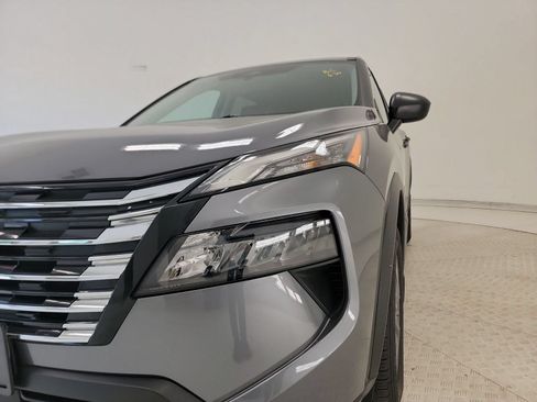 Used 2025 Nissan Rogue S AWD/4WD image 10