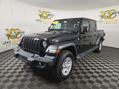 Certified 2020 Jeep Gladiator Sport w/ Quick Order Package 24S image 4