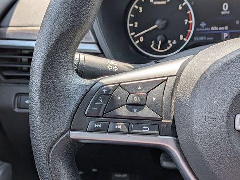 Used 2024 Nissan Altima 2.5 SV FWD image 12