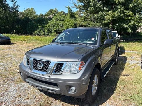 Used 2020 Nissan Frontier SV RWD image 5