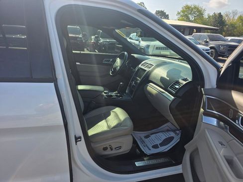 Used 2018 Ford Explorer Limited w/ Equipment Group 301A image 9