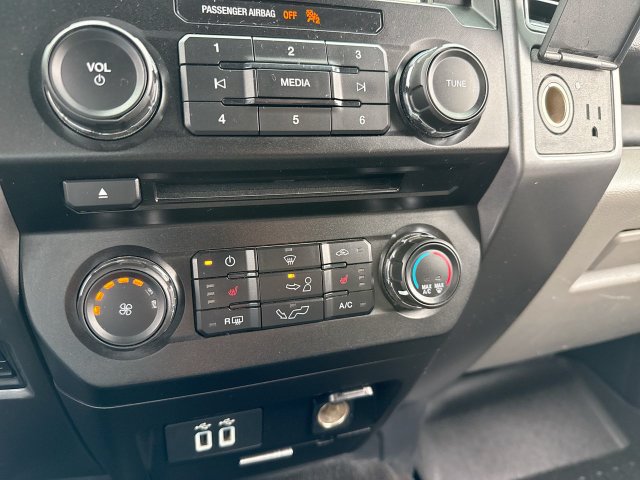Used 2017 Ford F150 XLT w/ Equipment Group 302A Luxury AWD/4WD image 19