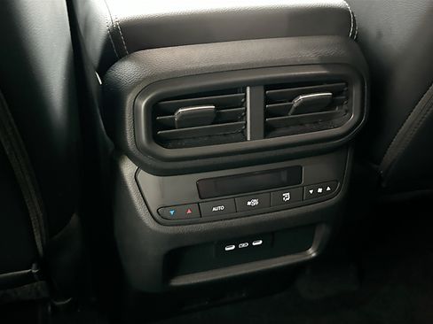 Used 2025 Honda Pilot EX-L image 23