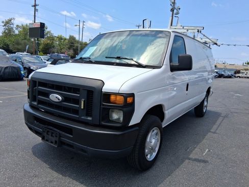Used 2014 Ford E-150 and Econoline 150 w/ Power Group RWD image 3