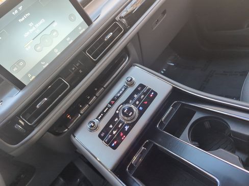 Used 2020 Lincoln Aviator Reserve w/ Elements Package Plus image 21