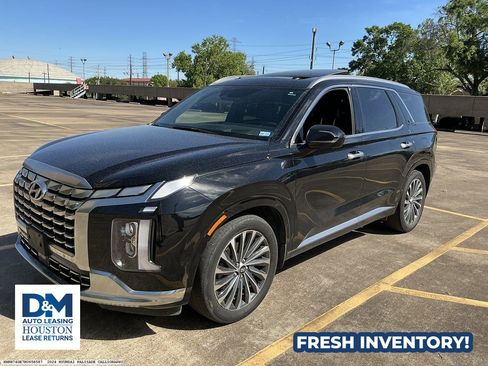 Used 2024 Hyundai Palisade Calligraphy image 2
