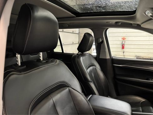 Used 2023 Jeep Grand Cherokee 4WD 4xe image 27