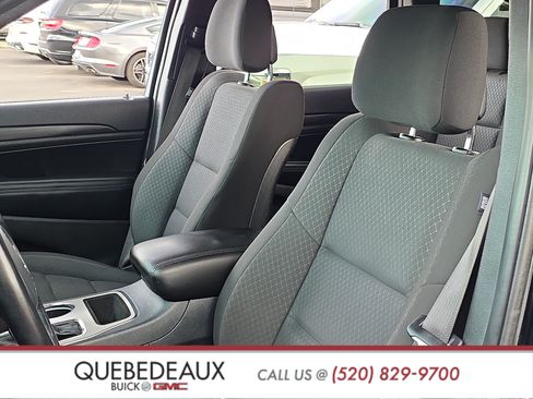 Used 2020 Jeep Grand Cherokee Laredo RWD image 11