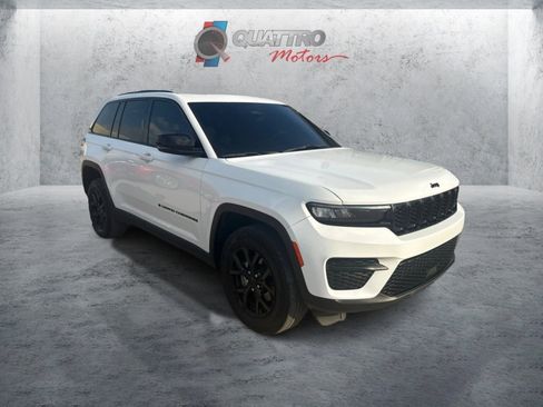 Used 2024 Jeep Grand Cherokee Altitude AWD/4WD image 8
