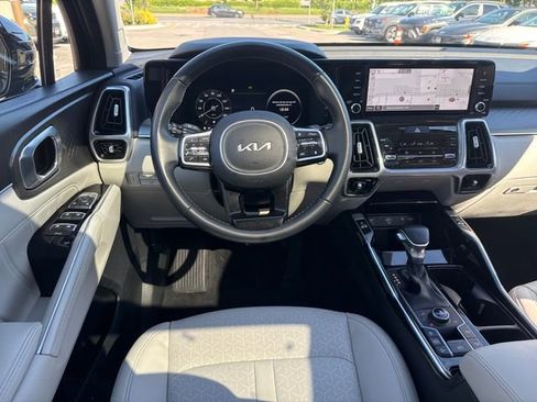 Used 2023 Kia Sorento SX AWD/4WD image 13