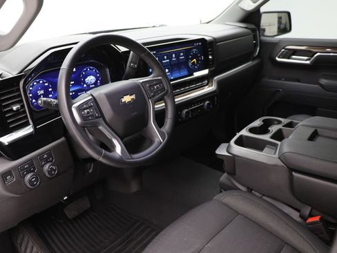 Used 2023 Chevrolet Silverado 1500 LT image 17