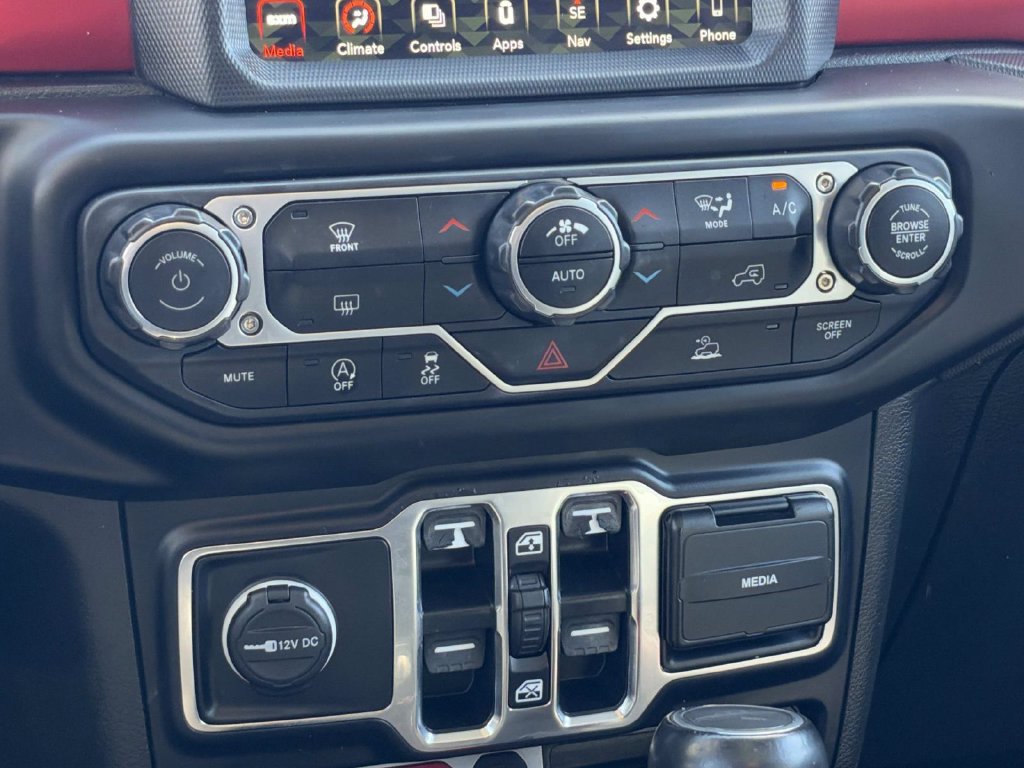 Used 2023 Jeep Gladiator Rubicon w/ LED Lighting Group AWD/4WD image 11