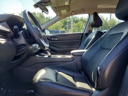 Certified 2021 Nissan Altima 2.5 SR FWD image 14