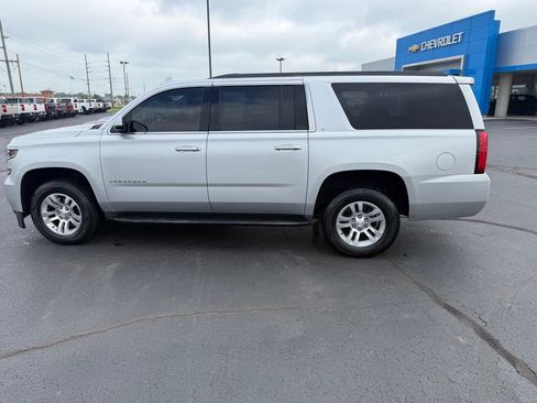 Used 2019 Chevrolet Suburban LT AWD/4WD image 4