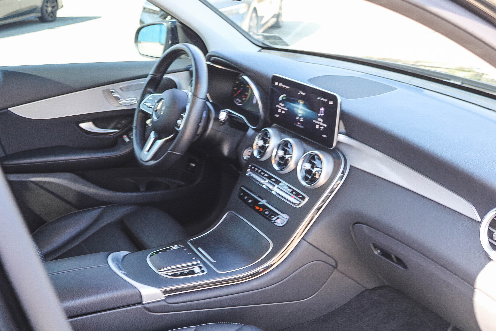 Used 2022 Mercedes-Benz GLC 300 image 18