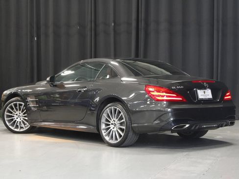 Used 2019 Mercedes-Benz SL 550 image 3