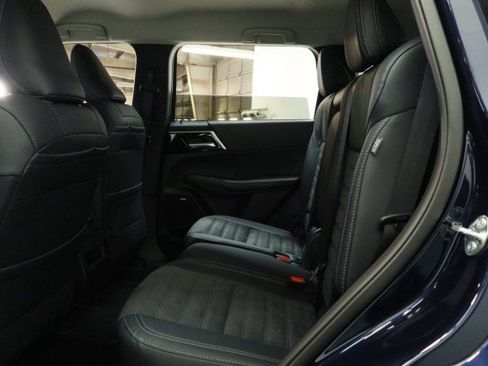 New 2026 Mitsubishi Outlander FWD image 23