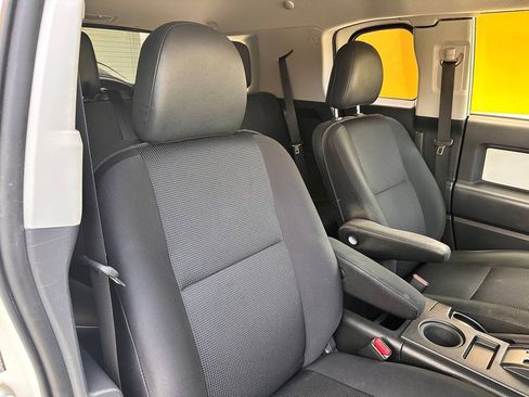 Used 2014 Toyota FJ Cruiser 4WD w/ Upgrade Package image 58