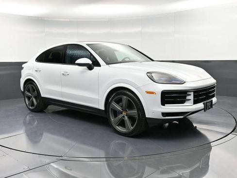 Certified 2024 Porsche Cayenne Coupe AWD/4WD image 10