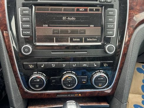 Used 2013 Volkswagen Passat TDI SEL Premium FWD image 3