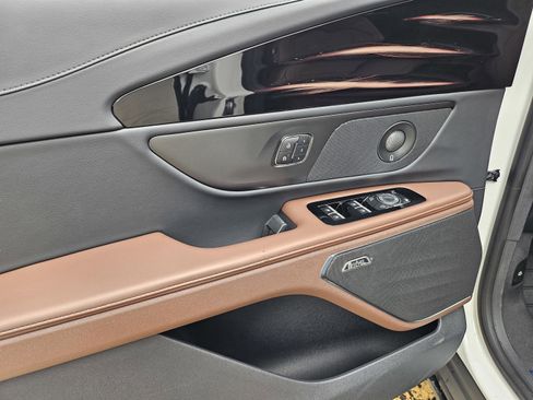 New 2026 Lincoln Nautilus Reserve image 10