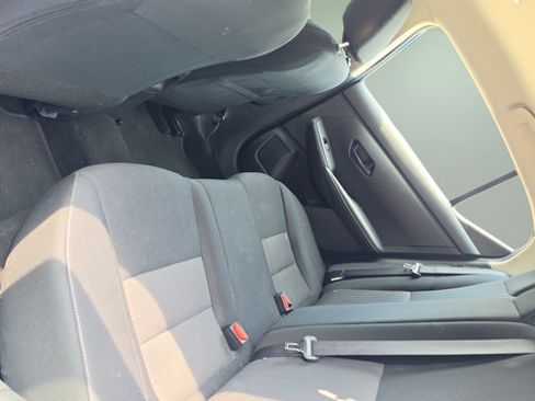 Used 2025 Nissan Sentra SV FWD image 32