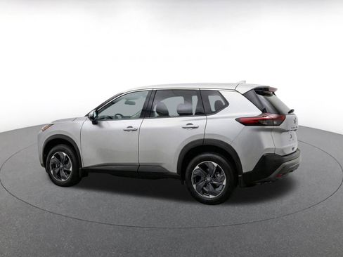 Used 2025 Nissan Rogue SV AWD/4WD image 7