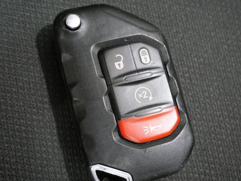 Used 2018 Jeep Wrangler Unlimited Sport S AWD/4WD image 29