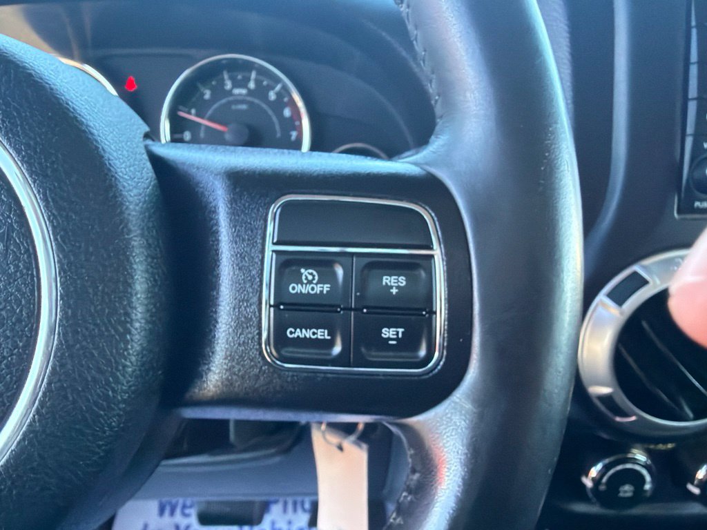Used 2016 Jeep Wrangler Unlimited Sahara w/ Dual Top Group AWD/4WD image 19