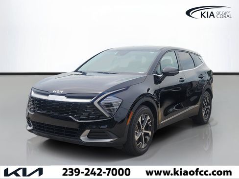 Used 2025 Kia Sportage EX FWD image 3