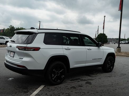 New 2025 Jeep Grand Cherokee L Limited w/ Black Appearance Package image 10