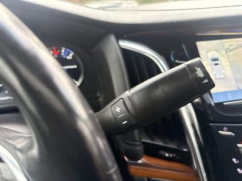 Used 2017 Cadillac Escalade Luxury image 34