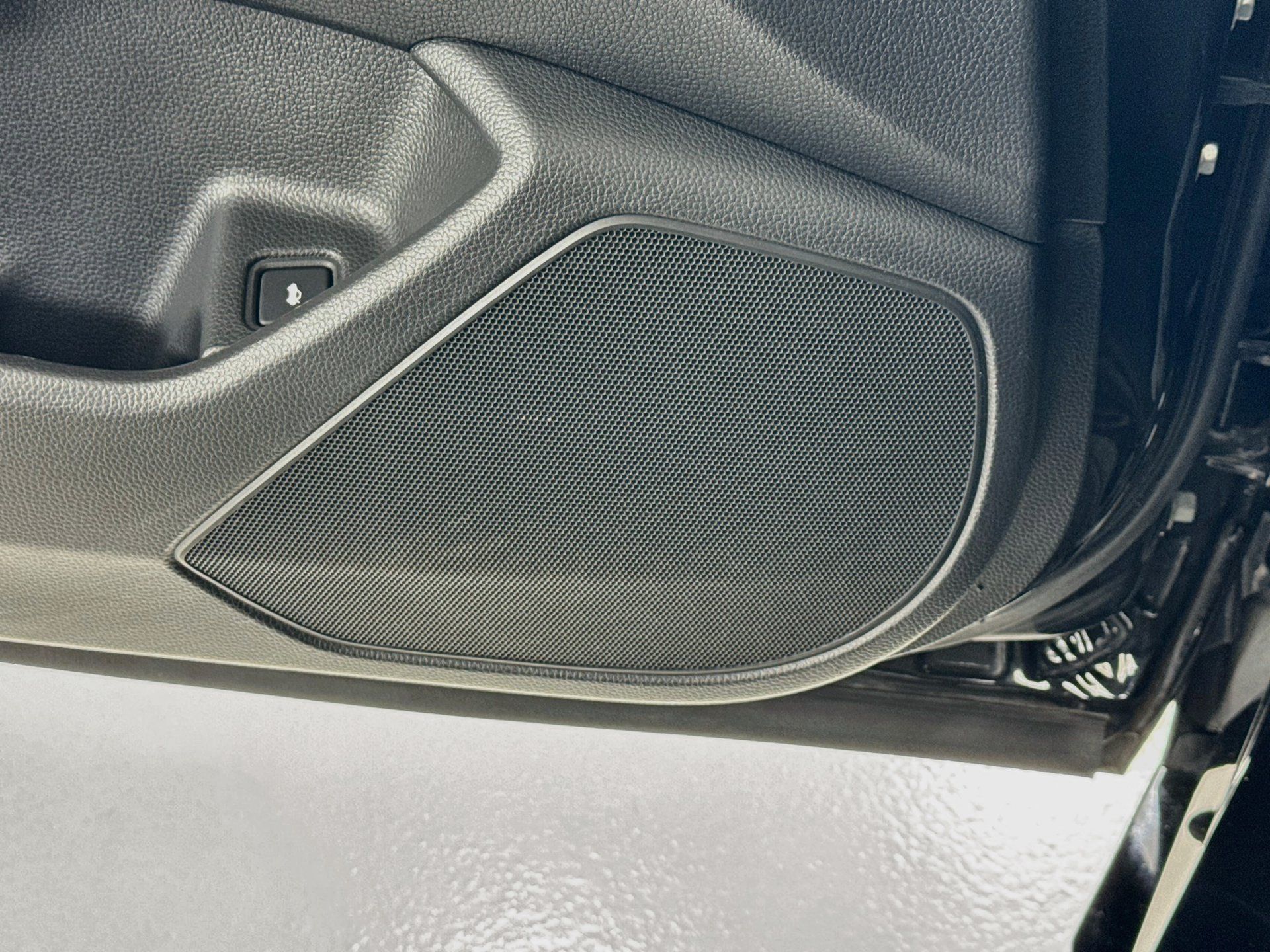 Used 2018 Honda Accord EX image 19