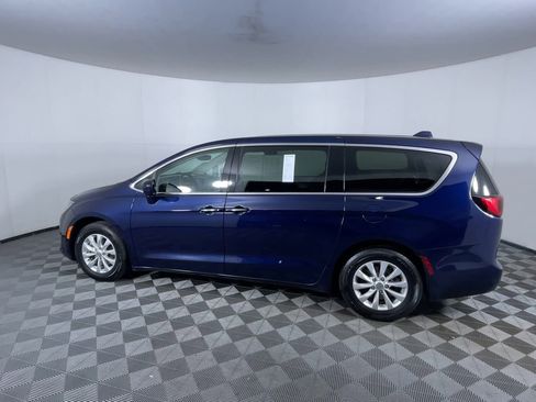 Used 2019 Chrysler Pacifica Touring Plus image 6