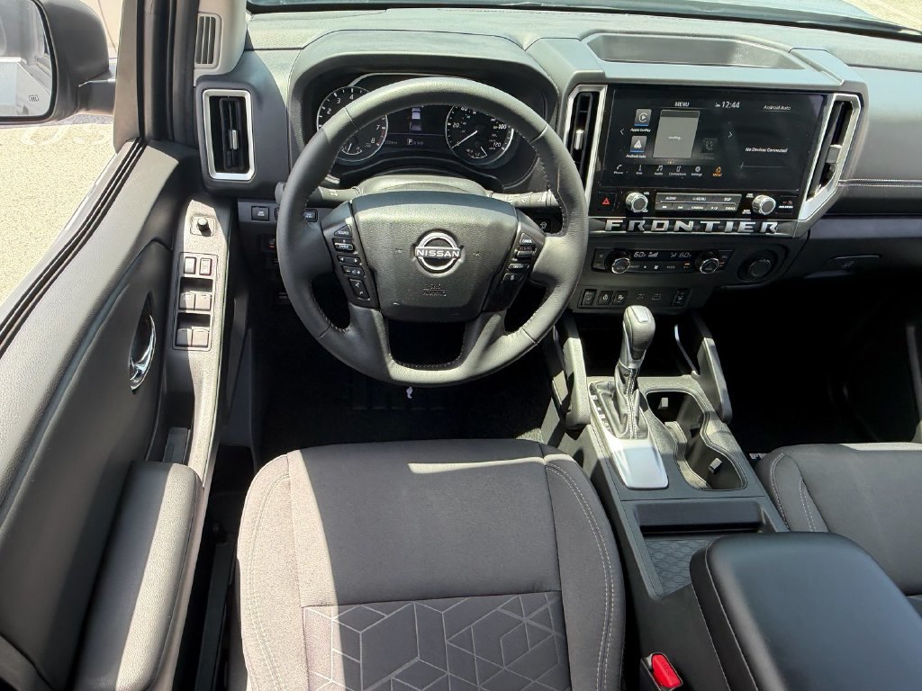Certified 2025 Nissan Frontier SV w/ SV Convenience Package RWD image 13
