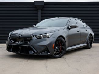 Used 2025 BMW M5 w/ Carbon Package video 1
