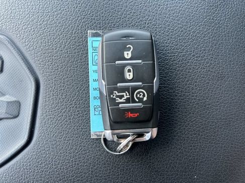 Used 2023 RAM 1500 Laramie AWD/4WD image 34