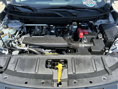 Used 2024 Nissan Rogue S AWD/4WD image 17
