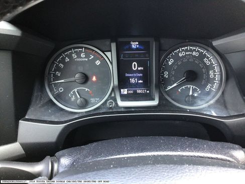Used 2018 Toyota Tacoma TRD Sport w/ Technology Package RWD image 14