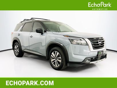 Used 2023 Nissan Pathfinder SL