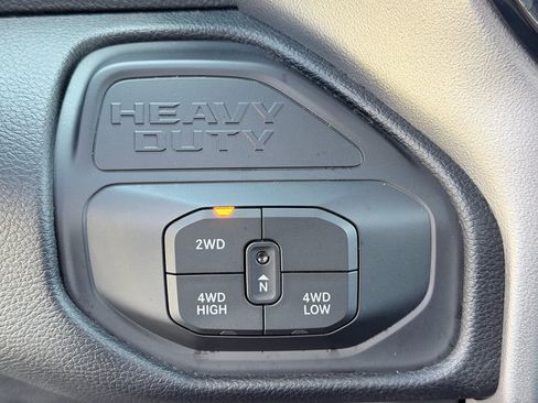 Used 2026 RAM 2500 Laramie AWD/4WD image 17