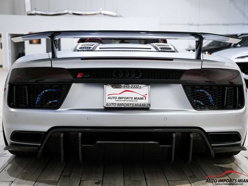 Used 2018 Audi R8 V10 w/ Carbon Exterior Package AWD/4WD image 20