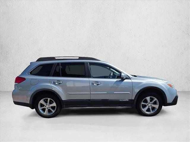 Used 2014 Subaru Outback 3.6R Limited AWD/4WD image 4