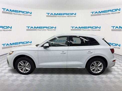 Used 2023 Audi Q5 2.0T Premium w/ Convenience Package AWD/4WD image 2
