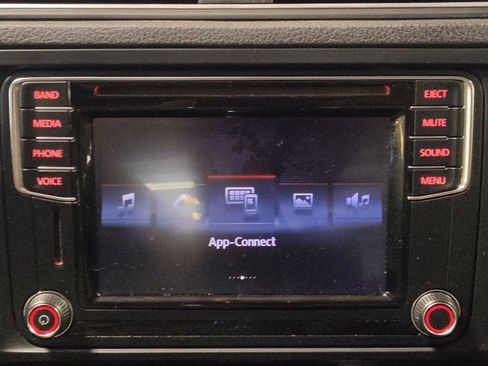 Used 2017 Volkswagen Jetta SE FWD image 25