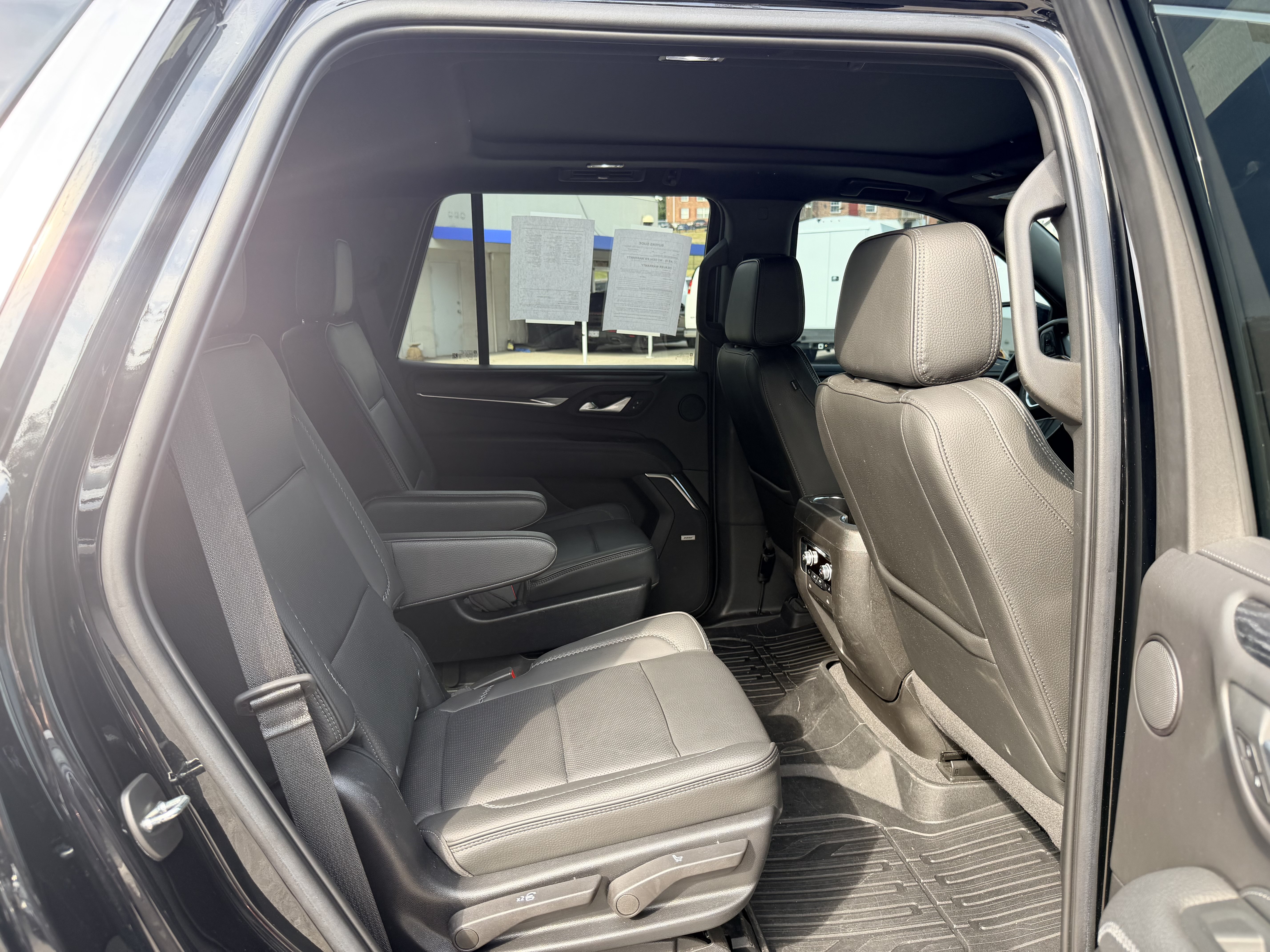 Used 2022 GMC Yukon Denali AWD/4WD image 9