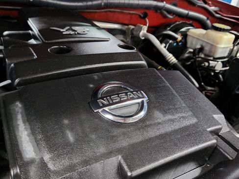 Used 2014 Nissan Frontier SV image 43