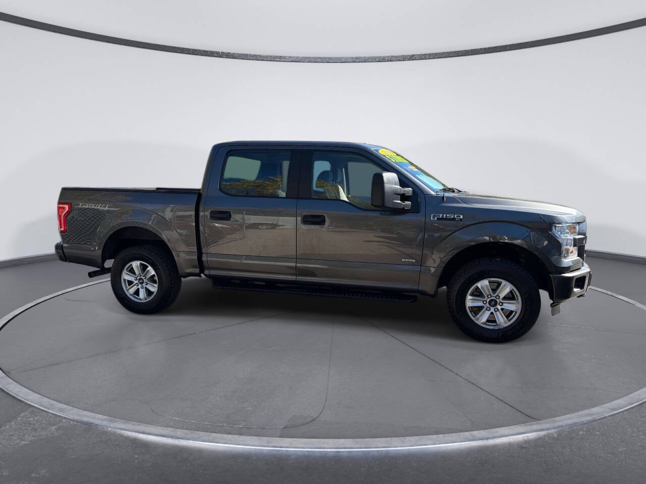 Used 2016 Ford F150 XL w/ Equipment Group 101A Mid AWD/4WD image 5
