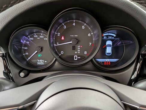 Certified 2025 Porsche Macan AWD/4WD image 15